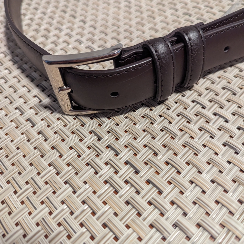 Classic Brown Leather Belt. Single Prong. Size 40.
